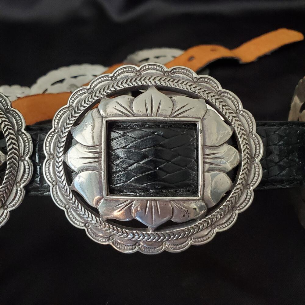 Vintage BRIGHTON 1993 Women's Black Leather Belt Silver Concho Sunflower 37" - Picture 8 of 9